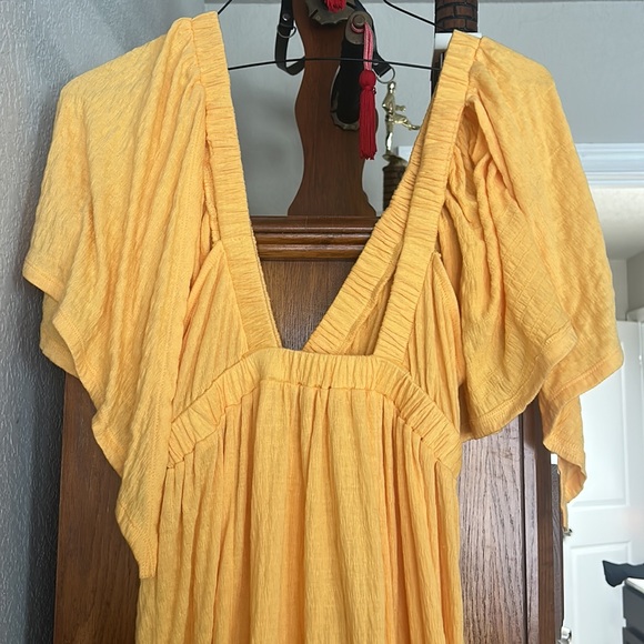 La la Maxi in Bird of yellow by free people. Size M - Picture 3 of 5